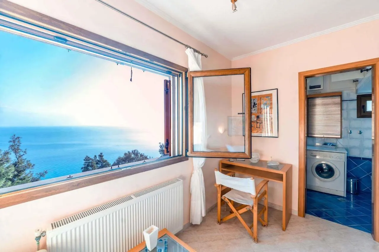 Zennova #18 Villa Afytos Sea-Cret 0*,